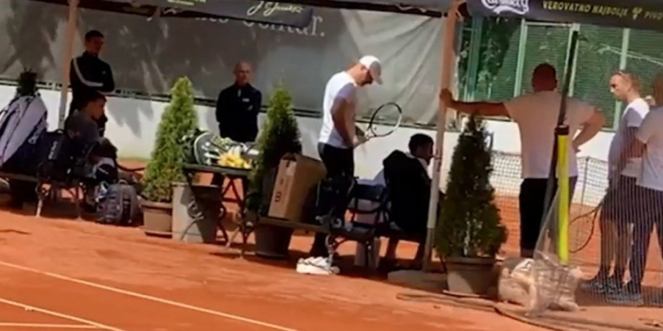 HIT VIDEO! Pogledajte kako Troicki drži slovo Novaku na treningu! (FOTO GALERIJA)