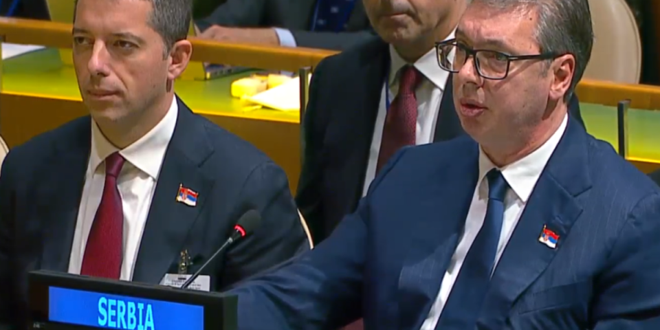 Želim na početku svog govora da razotkrijem neistine! Vučić u UN podsetio svet da je položio cvet u Potočarima