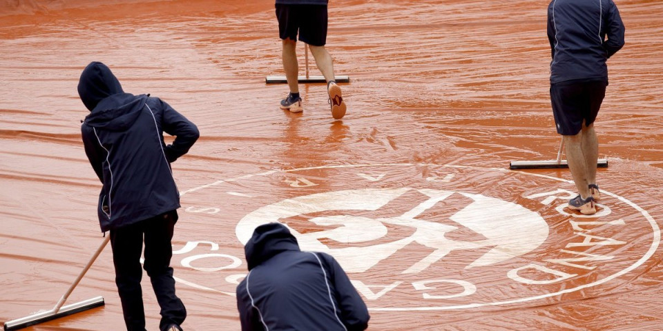 Kiša napravila pometnju na Rolan Garosu! Od petka drugačija pravila, teniseri će biti u problemu!