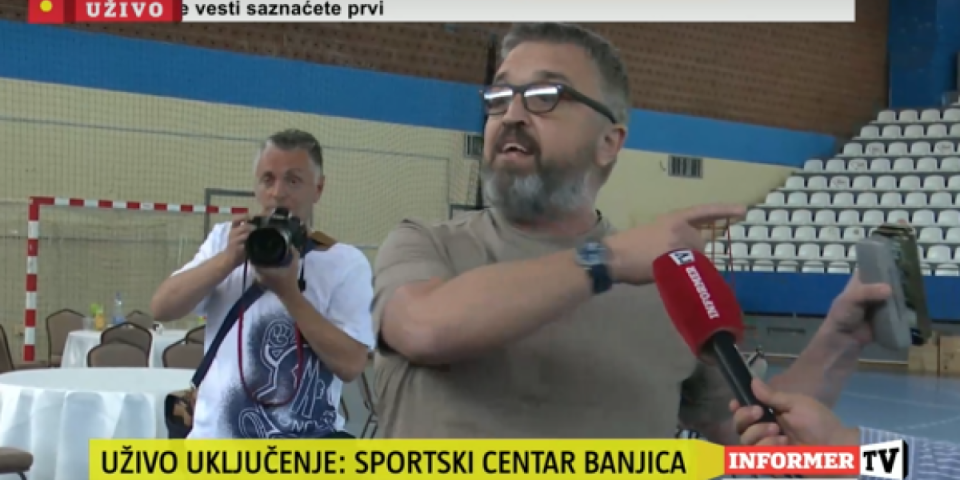 ŠTA TRAŽITE OVDE?! Dragan J. Vučićević došao na lice mesta, pa se direktno obratio nasilnicima iz opozicije!