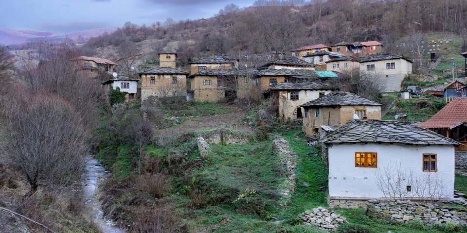 Kameno selo u Srbiji skriveno od pogleda! Retko ko zna gde se nalazi, a pruža  beg od stvarnosti i ruralni doživljaj (FOTO)