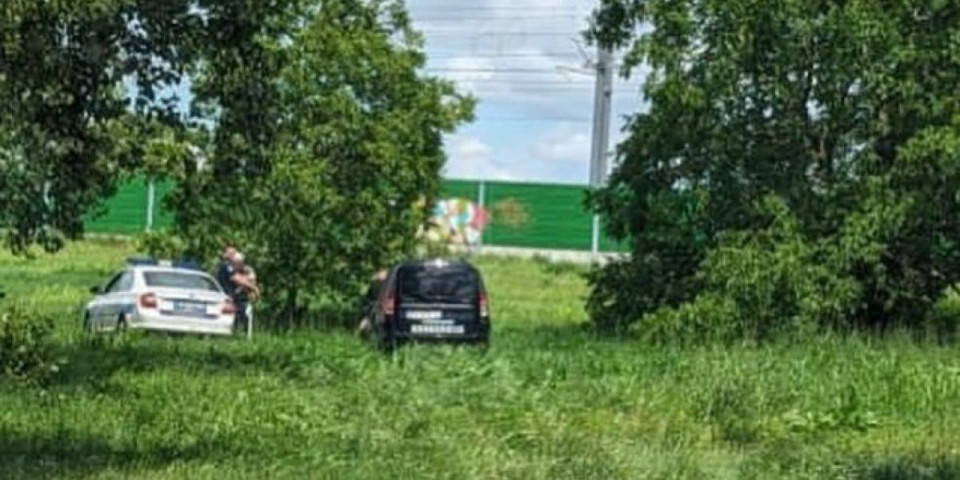 Pronađeno obešeno telo u Petrovaradinu: Sumnja se na samoubistvo